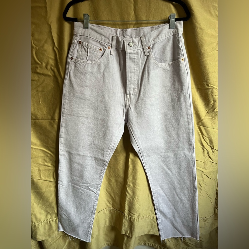 NWOT LEVIS CROPPED 501 JEANS